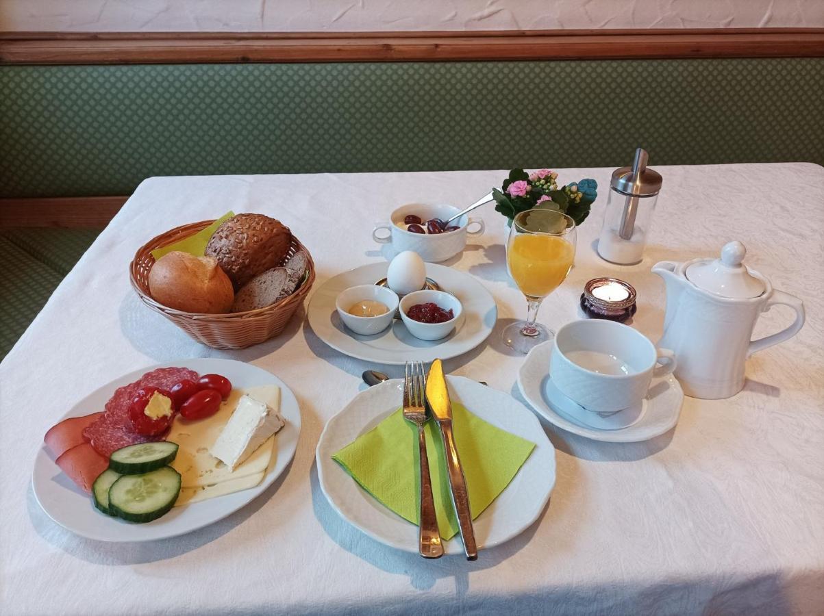 Bocksbeutelherberge Sommerach Buitenkant foto